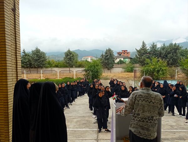 شروع سال تحصیلی جدید در دبیرستان یاران امام گلوگاه 