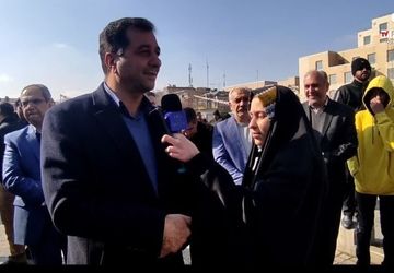 بیست و دو بهمن زمزمه حقیقت جویان در پی نهضت امام خمینی کبیر (ره)