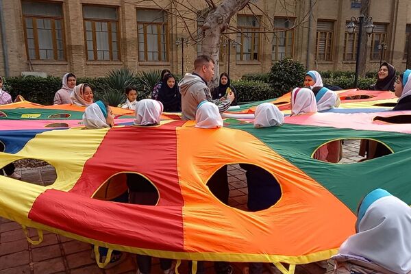 بازدید دانش‌آموزان دبستان صدیقی از آیین اختتامیه رویداد ملی دارالفنون