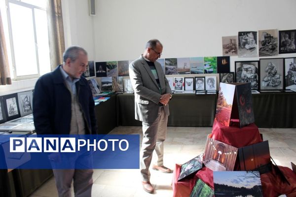 نمایشگاه هنرجویان هنرستان حافظ به‌مناسبت ایام دهه فجر