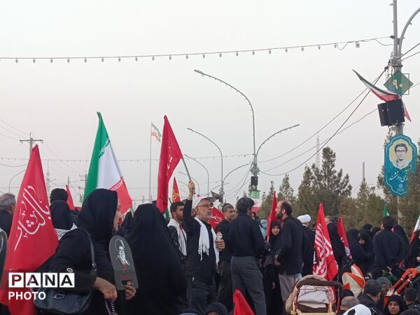 تلاقی دریای سرخ و سیاه مردم در حماسه وداع با قائد امت