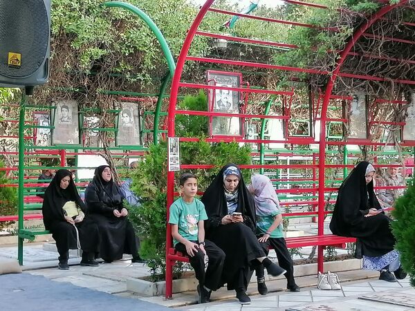  بزرگداشت شهدای ۱۵خرداد در گلزار شهدای شیراز