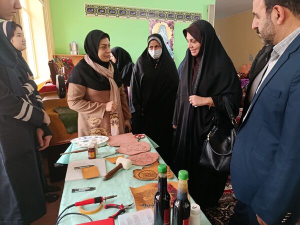 رونمایی از سه اثر به قلم سه دبیر دماوند