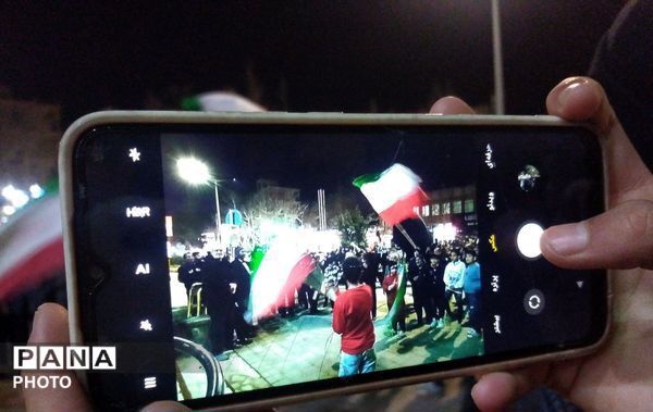  مردم میدان را پرقدرت حفظ کردند