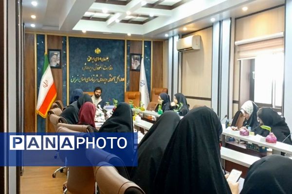 برگزاری دومین جلسه شورای دانش‌آموزی شهرستان‌های استان تهران 