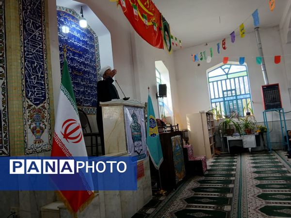 حضور در نماز جمعه، نشانه اتحاد و همبستگی 