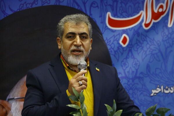 حضور سه‌گانه فرماندار، امام جمعه و مدیر آموزش‌و‌پرورش در همایش یاوران انقلاب فیروزکوه