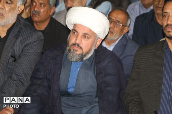 بیعت فرهنگیان و دانش‌آموزان شهرستان فهرج با رهبر جدیدشان