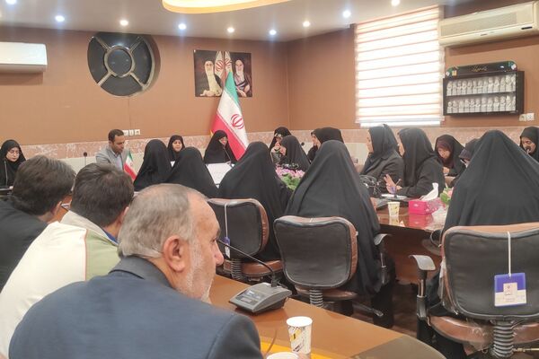 هم‌افزایی نیروهای پرورشی قطب پرند در نشست تخصصی رباط‌کریم