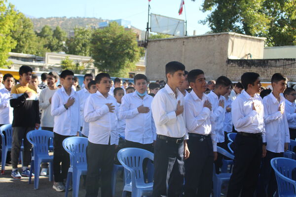 نواخته شدن زنگ مهر در مدارس یاسوج