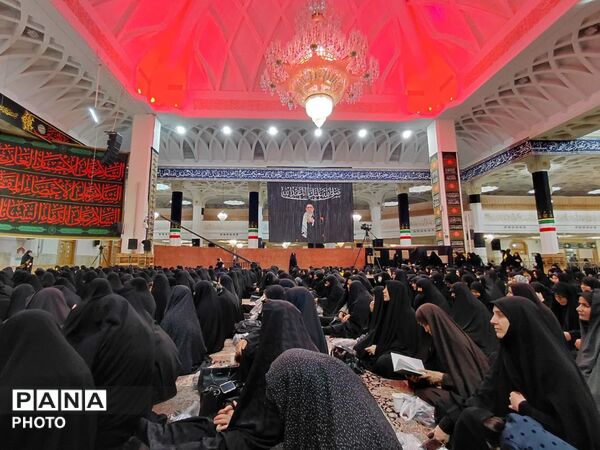 مراسم عزادای بانوان در حرم حضرت معصومه(س)
