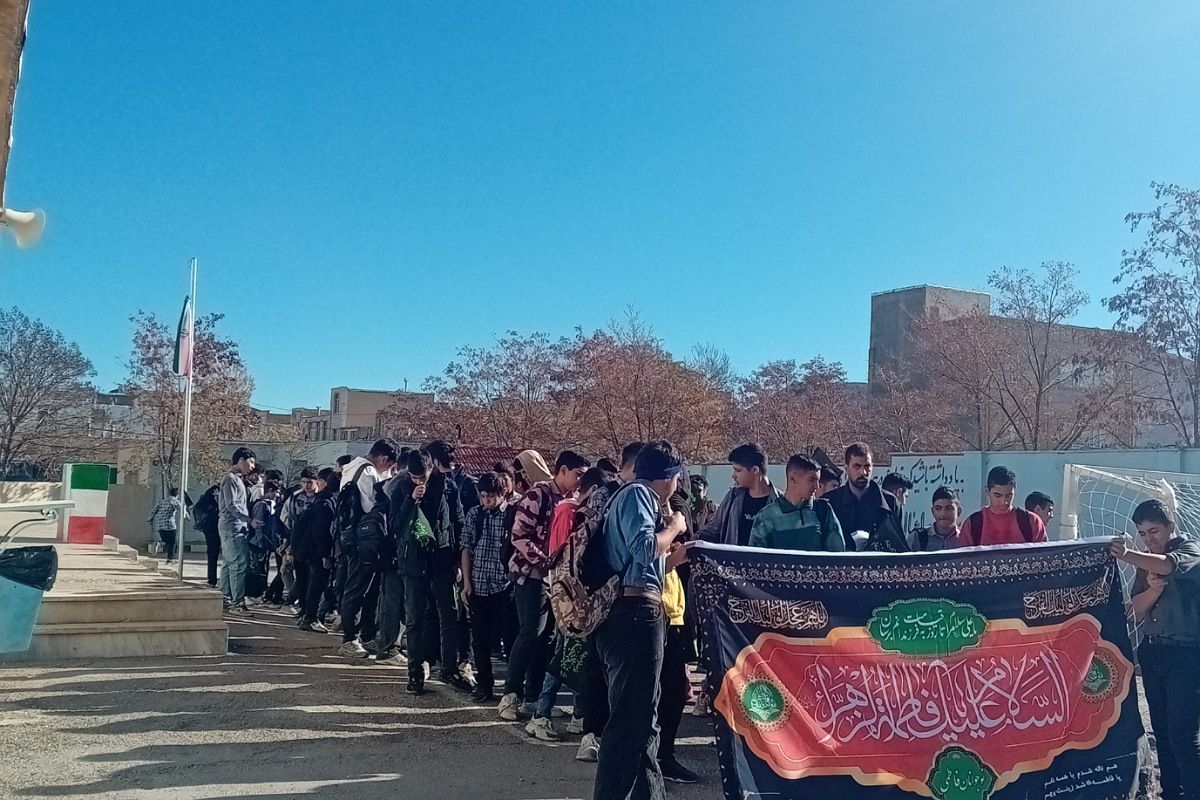 برگزاری پیاده‌روی عظیم فاطمیه در فیروزکوه