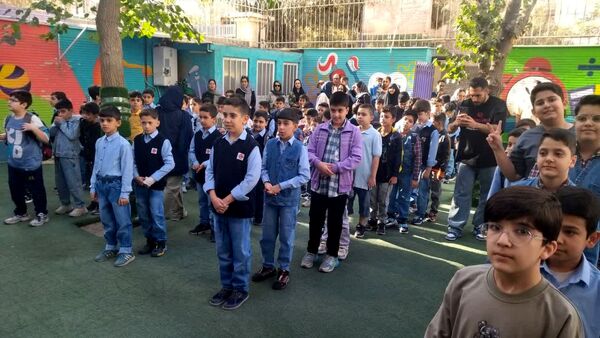 جشن آغاز سال تحصیلی در دبستان مبتکران ناحیه ۷ مشهد
