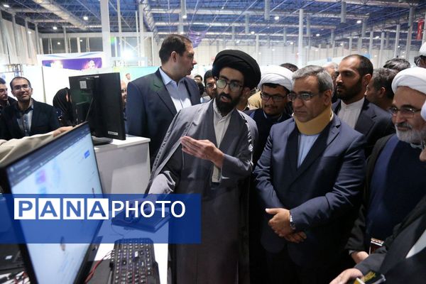 بازدید استاندار خراسان رضوی از دستاوردهای پژوهش و نوآوری در نمایشگاه مشهد