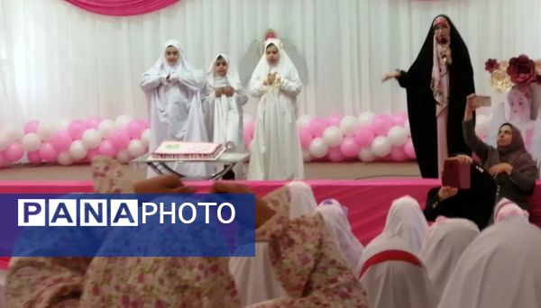 جشن عبادت در دبستان دخترانه تکتم