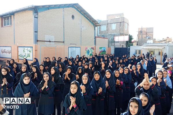 جشن مهر در دبیرستان ایثار و دبیرستان توحید یک شهر قدس