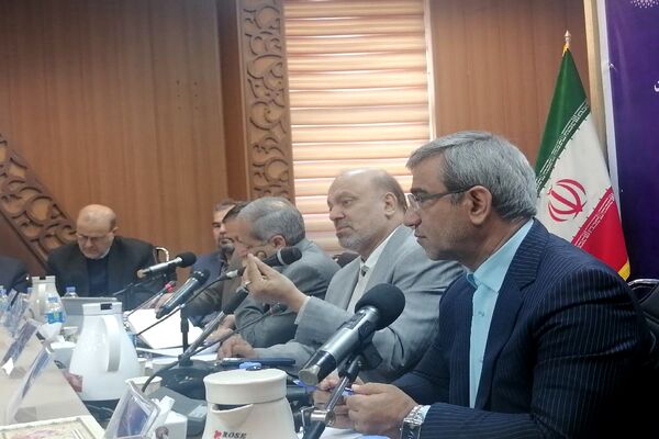 نشست مشترک اعضای کمیسیون آموزش و تحقیقات مجلس، مدیران آموزش و پررش استان خراسان رضوی و وزیر آموزش وپرورش در مشهد