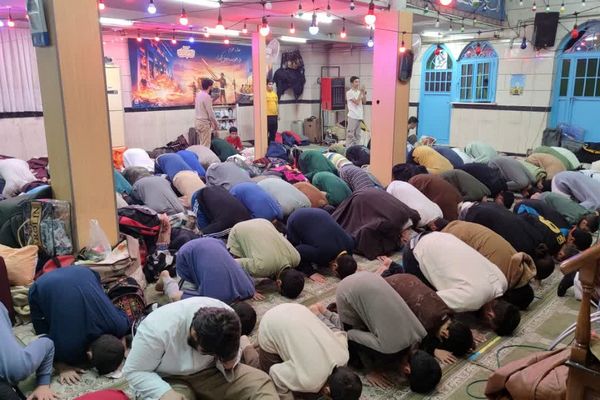 اولین روز حضور پسران ناحیه دو شهرری در مراسم معنوی اعتکاف 