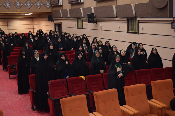 نشست توانمندسازی مدیران منطقه ۱۴ با محوریت مدیریت مدرسه‌محور و تحول آموزشی