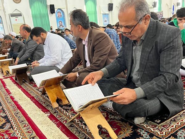 تلاوت آیات نور بخش قرآن در ایام بهار قرآن 