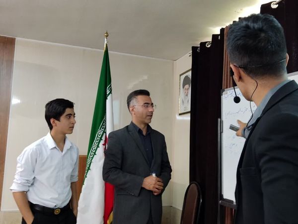 جلسه آموزشی ویژه همیار مشاوران دانش‌آموزان متوسطه