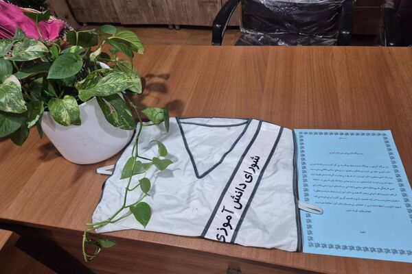 اولین جلسه شورای دانش‌آموزی با همراهی مدیر مدرسه هدی۱ 