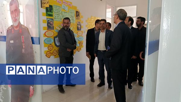 بازدید مسئولین استانی  از دبیرستان فرزانگان