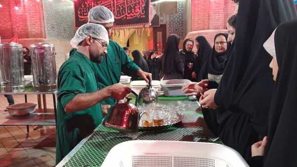 خدمت رسانی صادقانه، چایخانه حضرت زهرا (س)