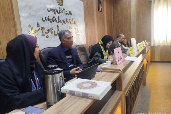انتخابات مجلس دانش‌آموزی دختران در ناحیه ۴ شیراز