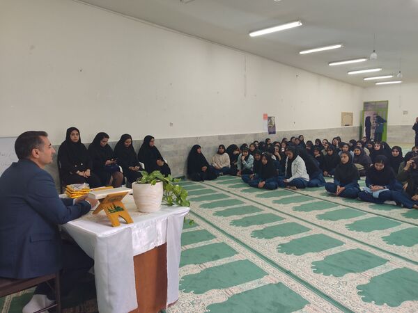 برگزاری جلسه آموزشی پیشگیری از آسیب‌های اجتماعی