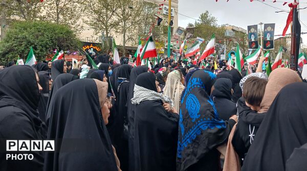 زنان غیوردوشادوش مردان، زنان لر خرم‌ آباد آماده دفاع از میهن 