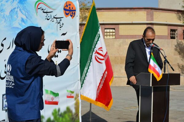 حاج مجید خوئی و بانو کمپانی، سازندگان ۹ کلاس جدید برای دختران بهارستانی