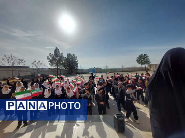 جشن انقلاب در مدرسه صغری عبداللهیان  روستای کاریزک خلیل آباد