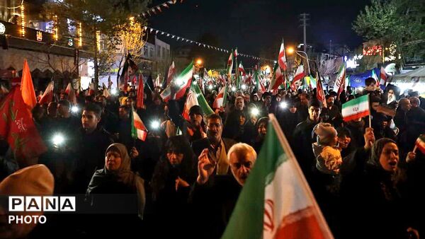 حضور خردسالان و نوجوانان در قیام سی‌وهشتم