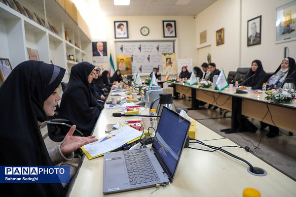  داوری و انتخاب آثار مرحله نهایی رویداد «فصلی از رویش جوانه‌ها»