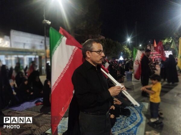 شبِ اشک و عرفان در حسینیه امام خمینی