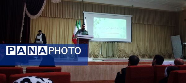 آیین تجلیل از نخبگان قرآنی و فرهنگی و هنری آموزش و پرورش مرند