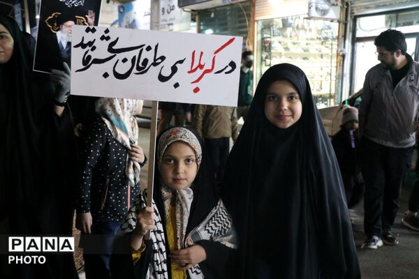 خرمدشت کرج یک‌صدا در عزای رهبر شهید امت انقلاب