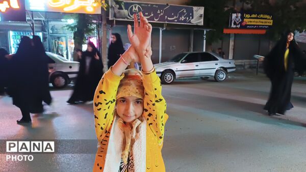 مردم فارسان با دست‌های وحدت، حامی مقاومت شدند