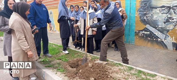 درختی برای زندگی؛ یادواره‌ای برای شهدا