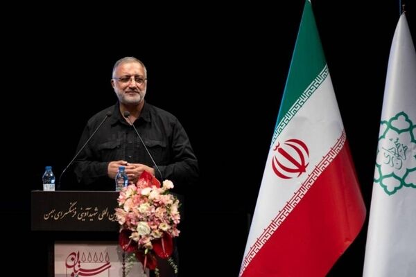 الگوی سوم زن باید به جهان عرضه شود
