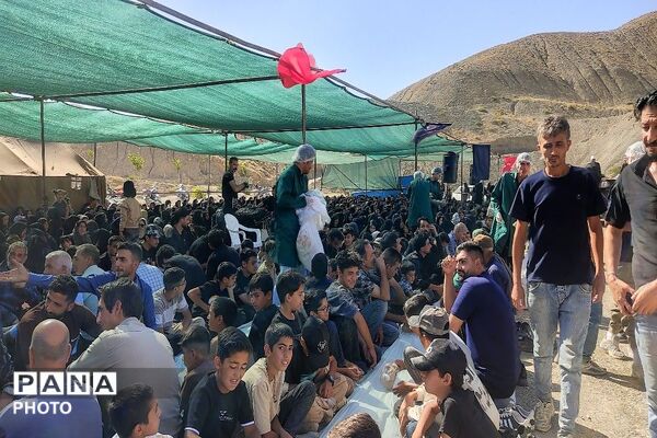 پخت حلیم در روز اربعین حسینی شهر بار نیشابور