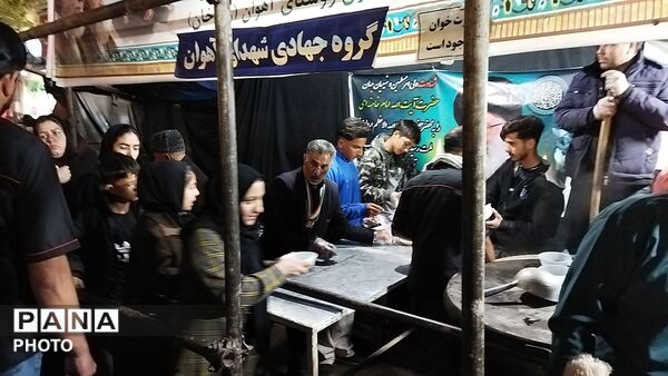 موکب شهدای روستای آهوان در چهل و هشتمین شب از اجتماعات 