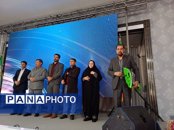 تجلیل از برگزیدگان 2 جشنواره پرورشی در شهرستان زرقان 