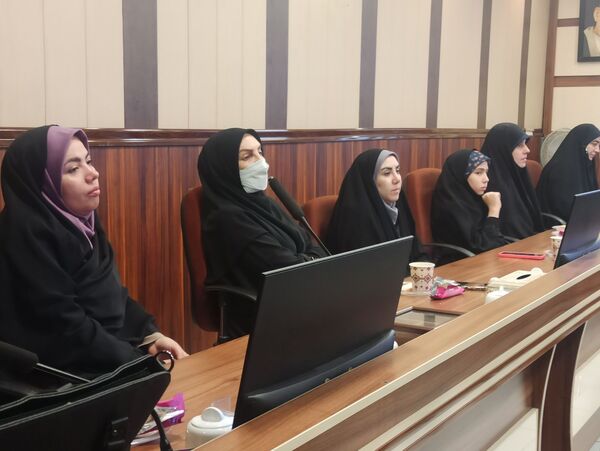 مراسم تقدیر از رابطین امور بانوان مدارس ناحیه یک شهرری