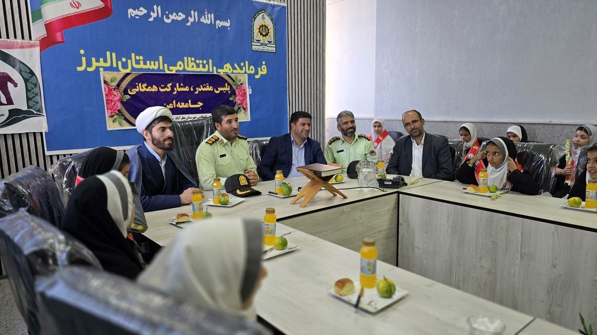 تبریک پیشتازان کوچک به مدافعان بزرگ امنیت در هفته نیروی انتظامی