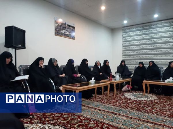 کارگاه آموزشی زنان آگاه در زیارتگاه شهید آیت الله مدرس(ره) کاشمر