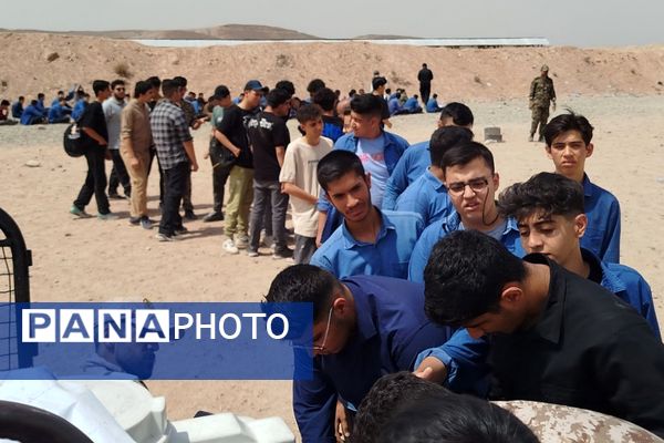 حضور دانش آموزان ناحیه دو شهرری در اردوی میدان تیر شهید جانبزرگی 