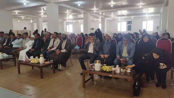آیین رونمایی از کتاب دانش‌آموزان میناب