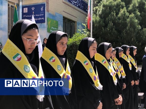 بازدید ارزیاب سازمان دانش‌آموزی کشور از دبیرستان تشکیلاتی المهدی ناحیه ۵ مشهد